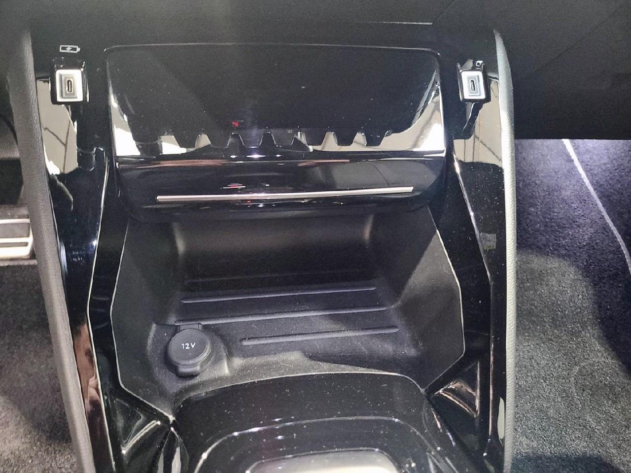 Peugeot 2008 electrique 54 kwh 156 ch gt — photo 23