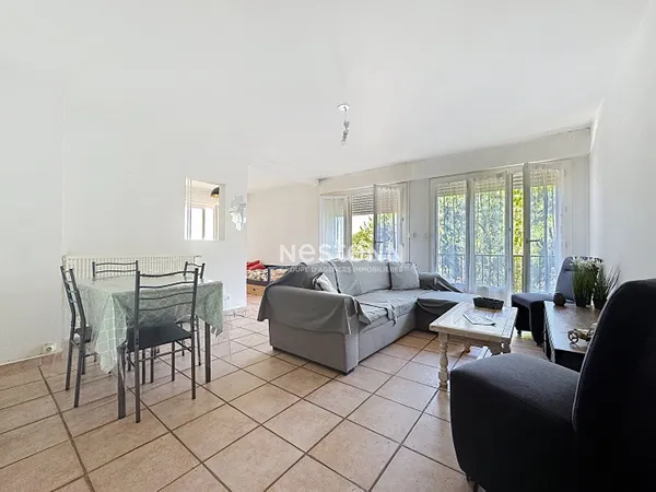 Appartement Perpignan 5 pièce(s) 96.57 m2 avec parking et cave.