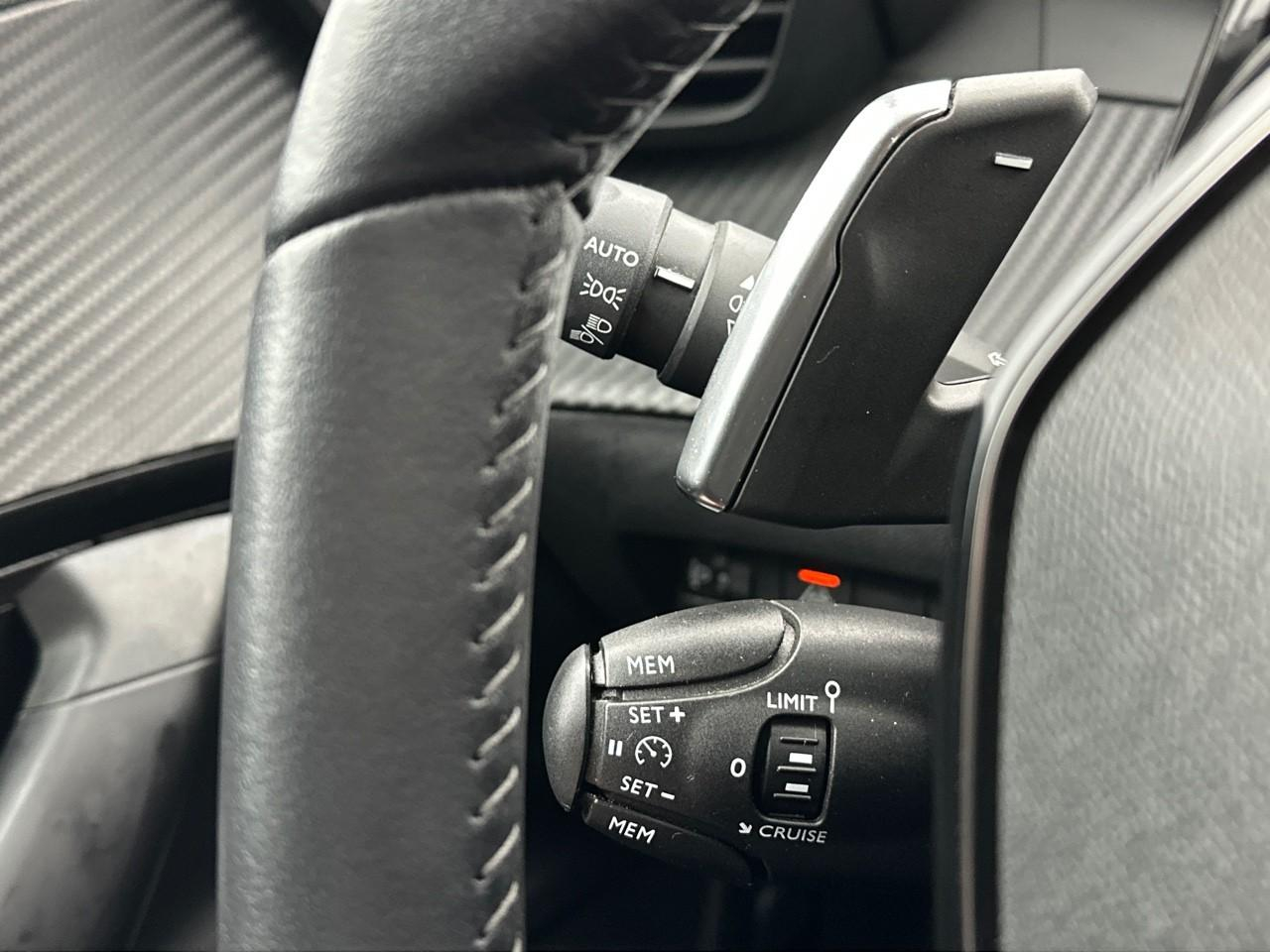 Peugeot 2008 puretech 130 s&s eat8 allure — photo 17