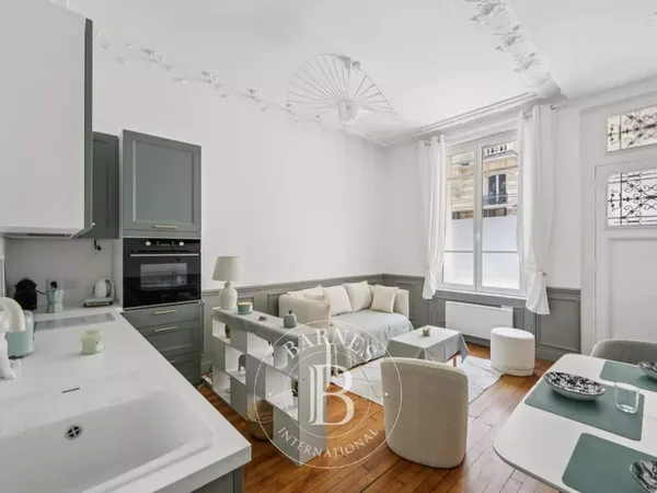 Vends 2 pièces refait à neuf Tour Eiffel 36m² Paris 7ème