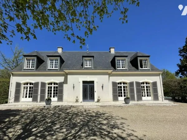 Maison 11 pièces 370 m²