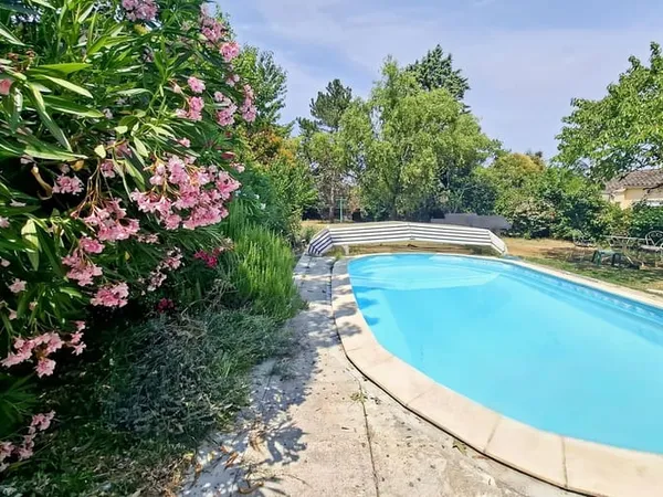Maison 5 pièces 255 m²