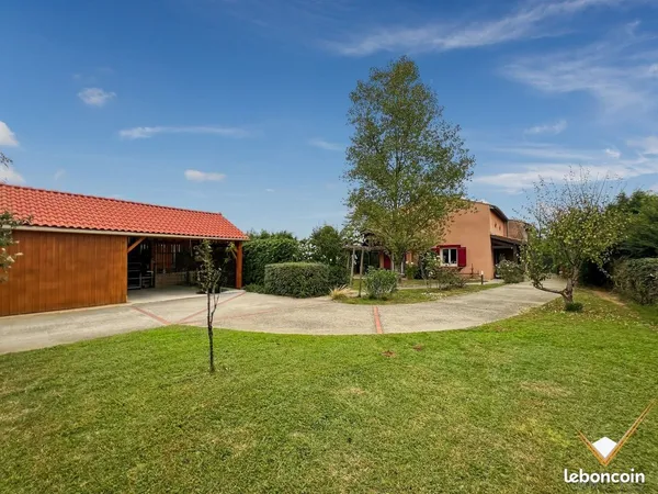 Maison 8 pièces 181 m²