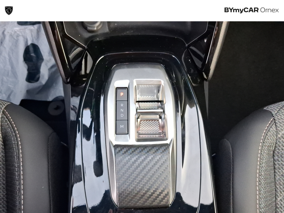 Peugeot 2008 Hybrid 145 e-DCS6 — photo 28