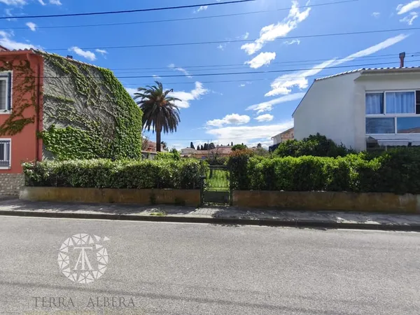 BAGES - TERRAIN CONSTRUCTIBLE 199m2 avec permis de constru