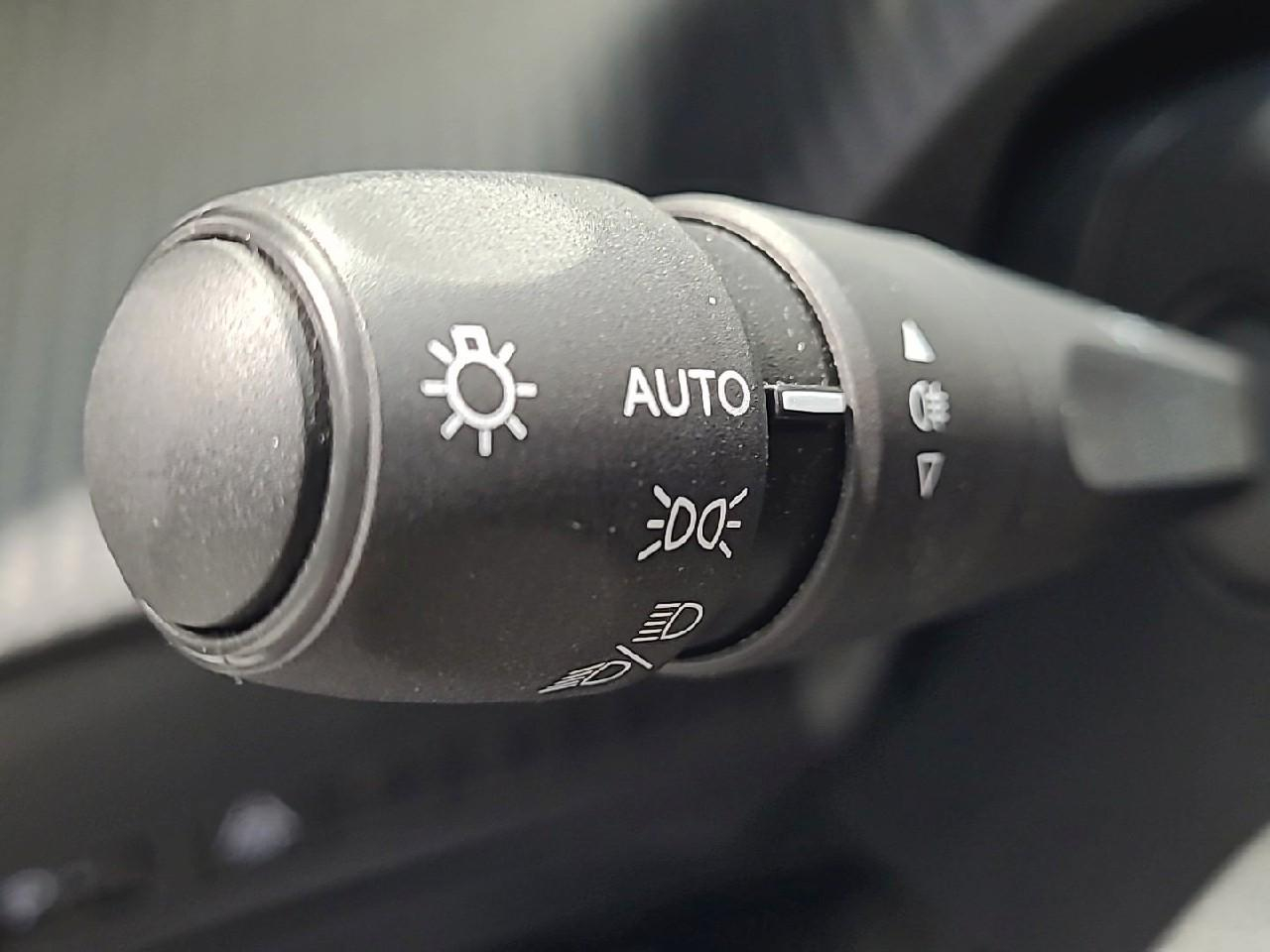 Peugeot 208 puretech 100 s&s bvm6 style — photo 25