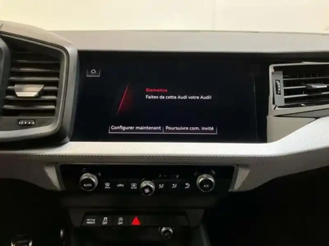 Audi A1 30 tfsi 110 ch bvm6 s line — photo 10
