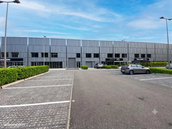 Local commercial 250 m²