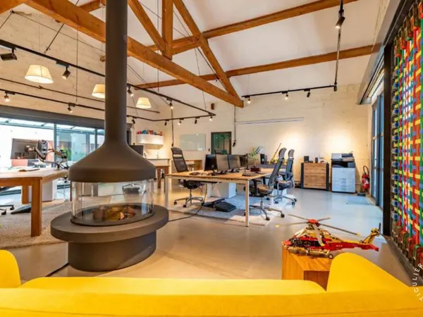 Local professionnel 120 m²