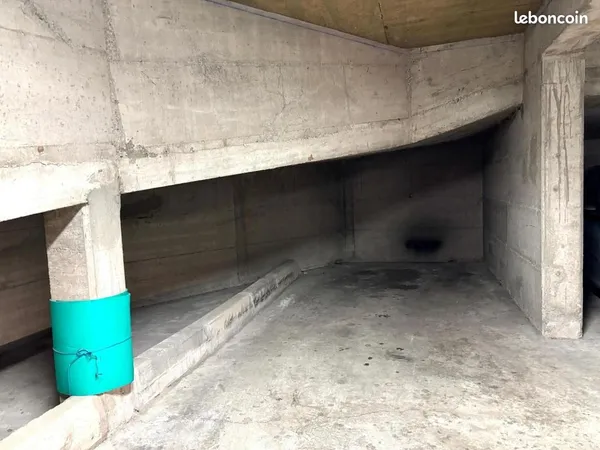 Parking 10 m² Aubenas