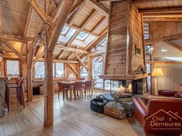 Maison 10 pièces 483 m²