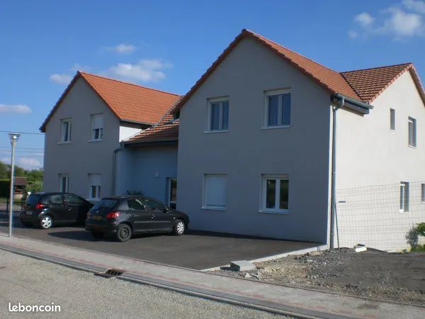 Grand F2 avec garage à Etzling