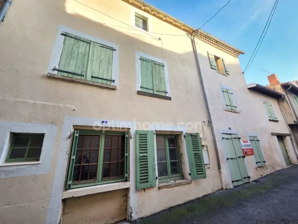 *** EXCLUSIVITE *** MAISON DE VILLE AVEC CUVAGE A RENOVER *** BILLOM CENTRE VILLE ***