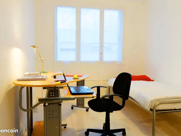 Colocation étudiants, F4 appartement 3 chambres, St-Nazaire centre-ville, le paquebot