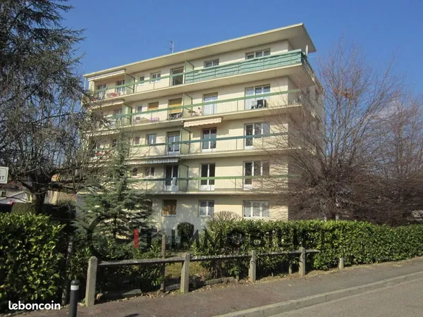 Studio 1 pièce 24 m²