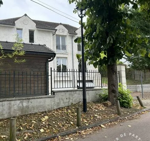 Maison 9 pièces 238 m²