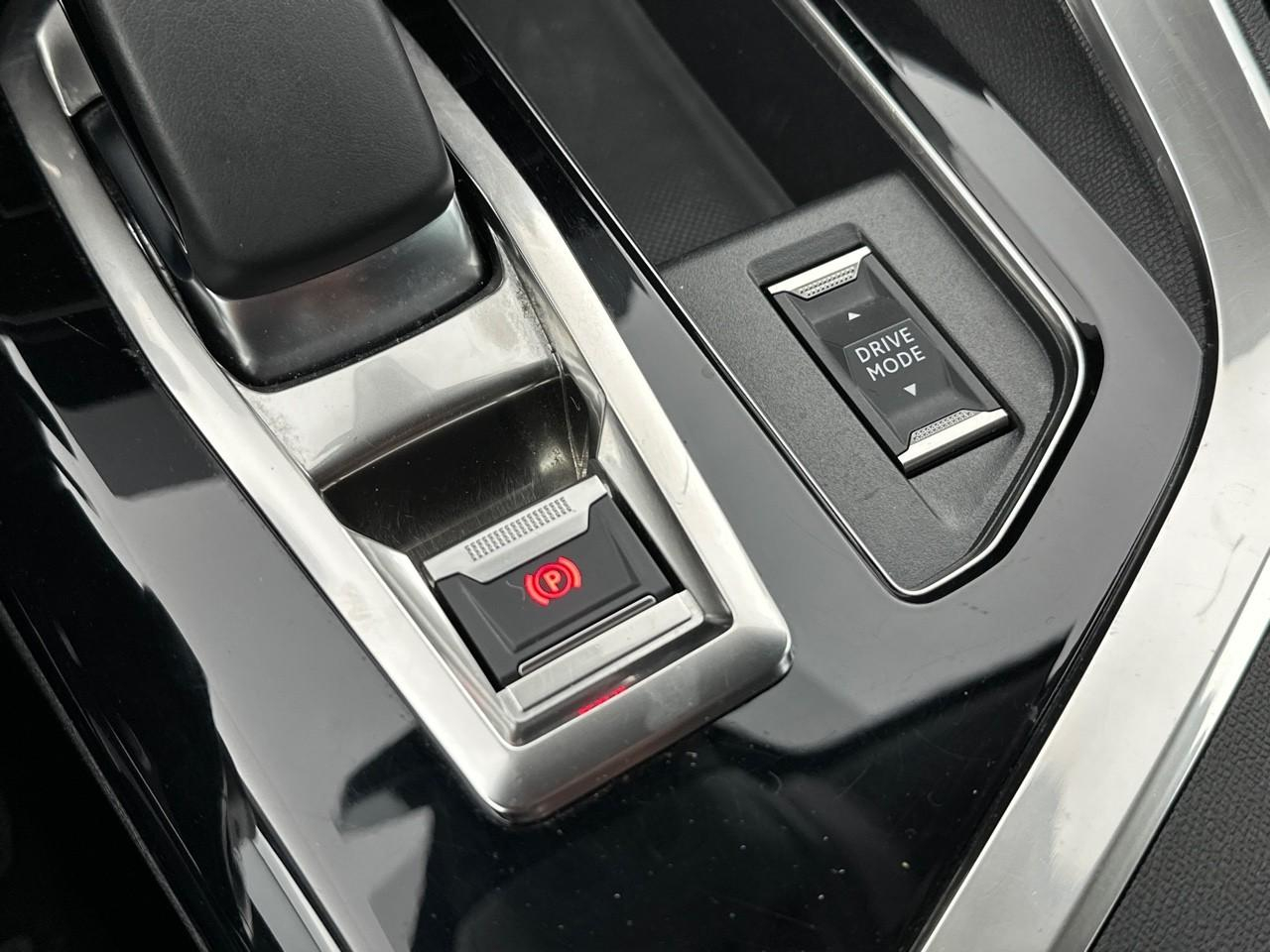 Peugeot 3008 hybrid 225 e-eat8 allure pack — photo 32