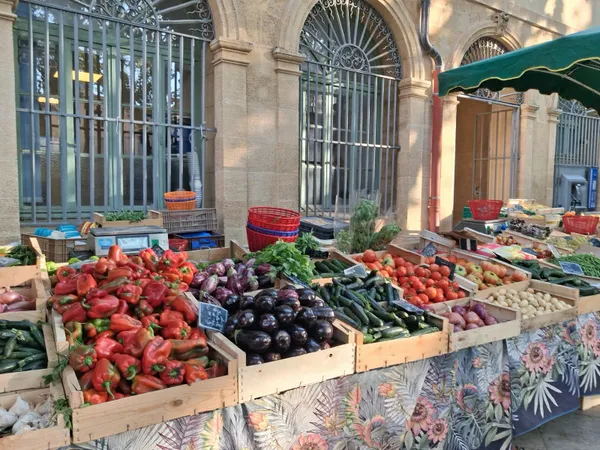 Cession place de marché - Aix-en-Provence - 10m linéaire