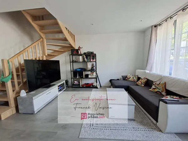 A VENDRE en Exclusivité à Pouzauges, Maison de centre-ville entièrement rénovée avec 1 chambre et 1 