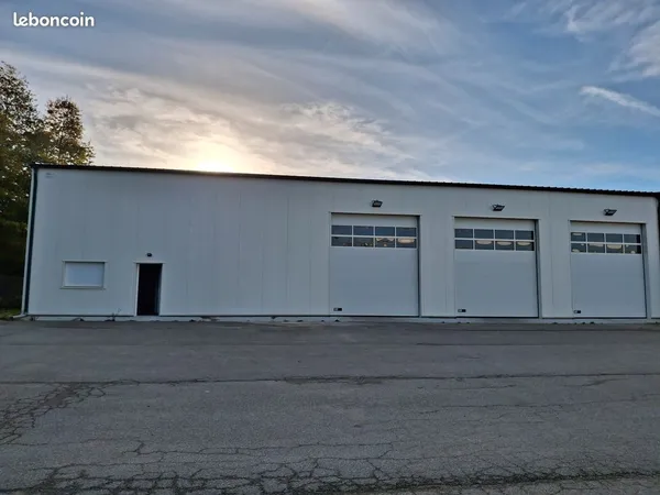 Hangar à louer