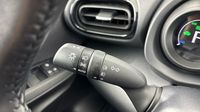 Toyota Yaris 116h Design 5p MY22 — photo 27