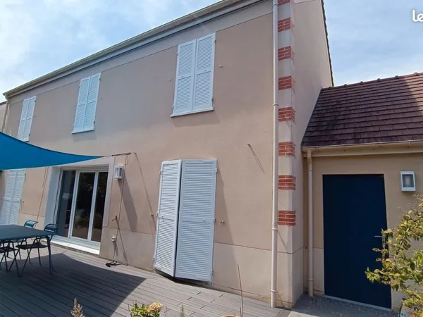 Maison F6 récente bien équipée