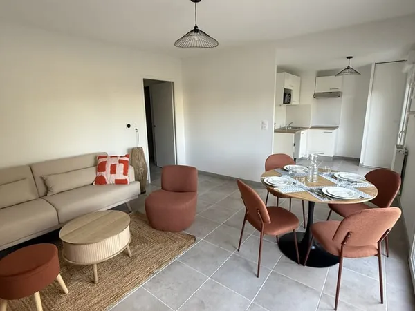À LOUER APPARTEMENT MEUBLÉ EN REZ-DE-CHAUSSÉE SAINT-JORY