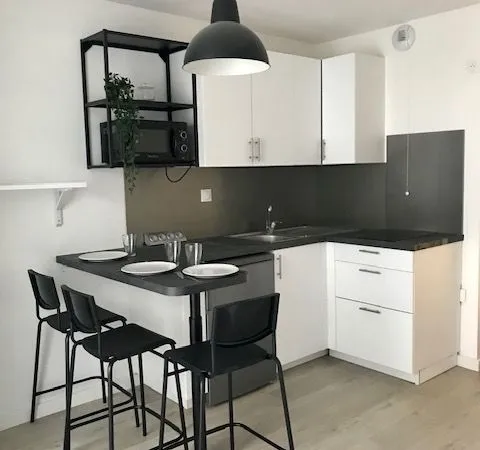 Appartement T1 meublé - métro Oullins centre