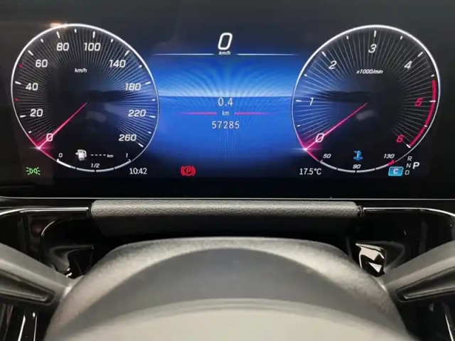 Mercedes Gla 200 d amg line — photo 12