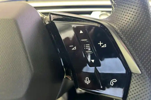 Peugeot 3008 plug-in hybrid 225 e-dcs7 — photo 26