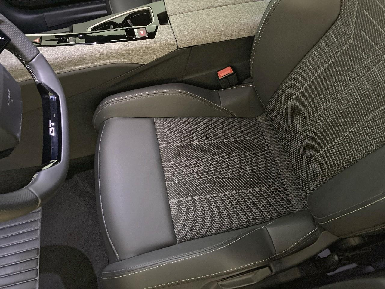 Peugeot 3008 hybrid 145 e-dcs6 gt — photo 9