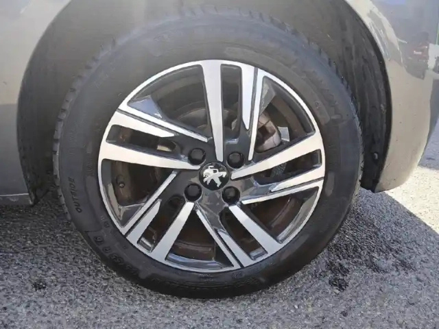 Peugeot 208 puretech 100 s&amp;s bvm6 — photo 13