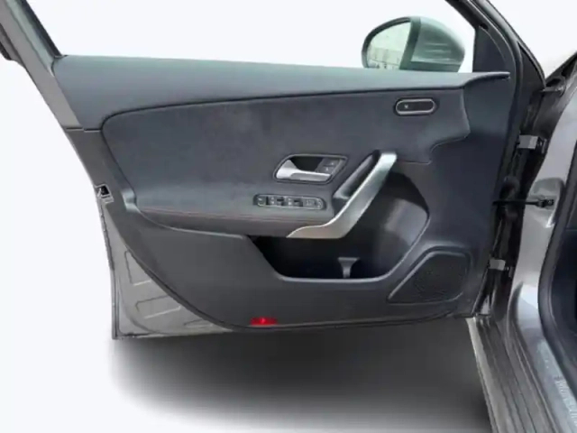 Mercedes Classe A 200 d amg line — photo 27