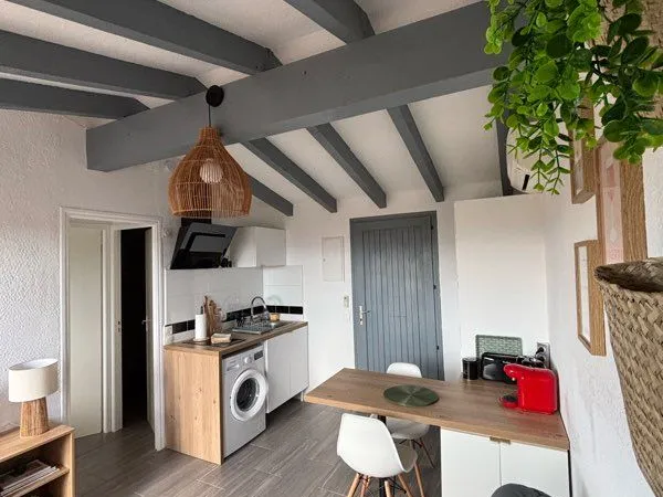 Appartement T2. 25 m2. Terrasse