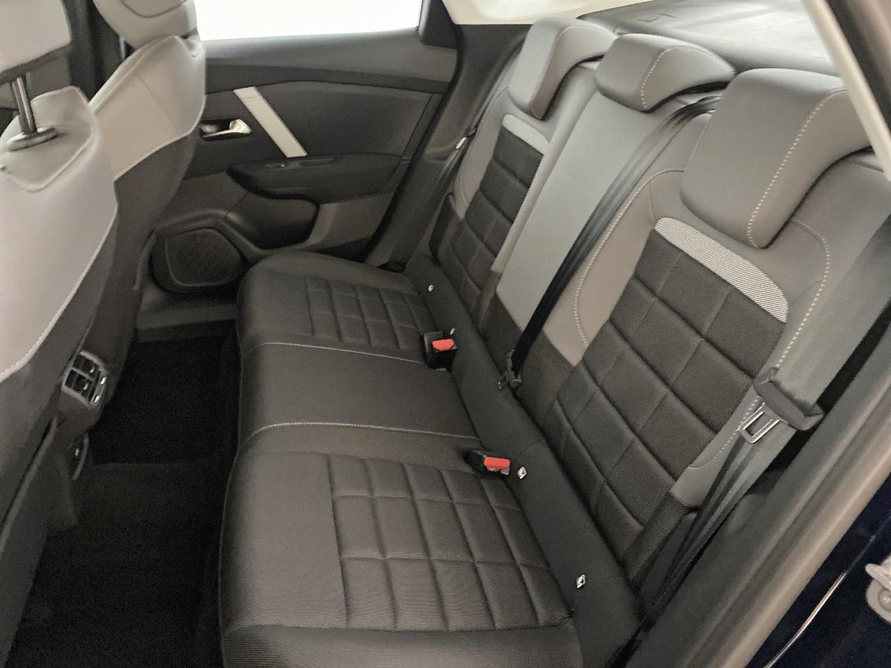 Citroën C4 X hybride 145 ch e-dcs6 plus — photo 10