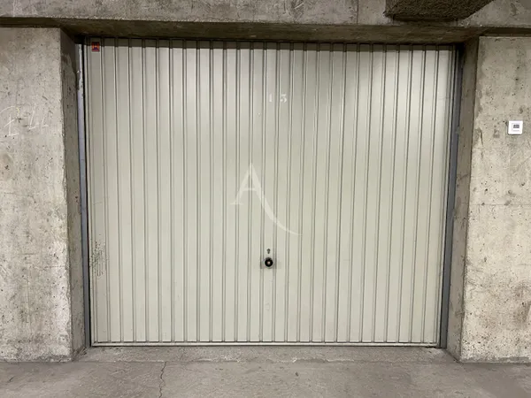 Garage et parking Location Attignat 128€
