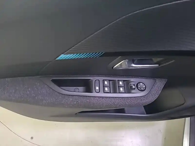 Peugeot 208 puretech 100 s&amp;s bvm6 — photo 20