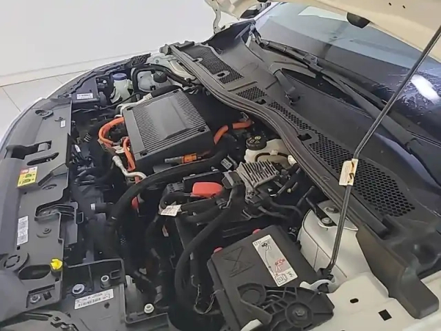 Peugeot 208 electrique 50 kwh 136ch — photo 15