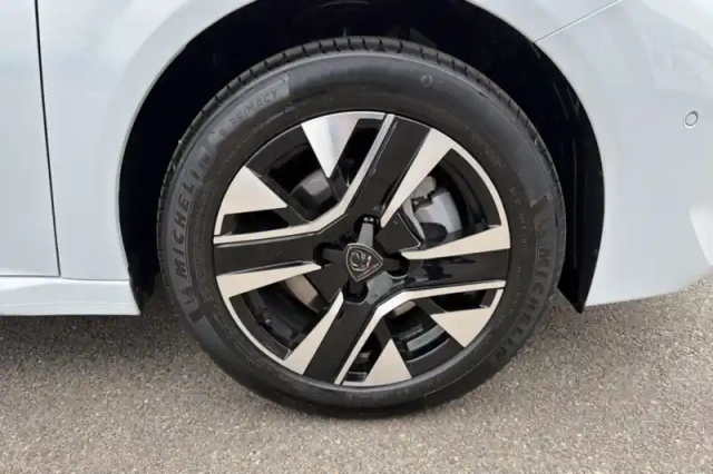 Peugeot 208 hybrid 110 ch e-dcs6 — photo 49