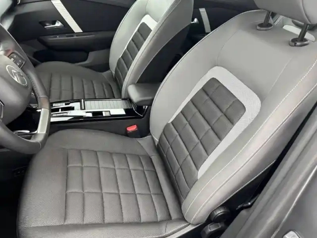 Citroën C4 hybride 136 e-dcs6 — photo 49