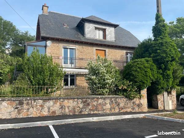 Grande maison de village proche du lac