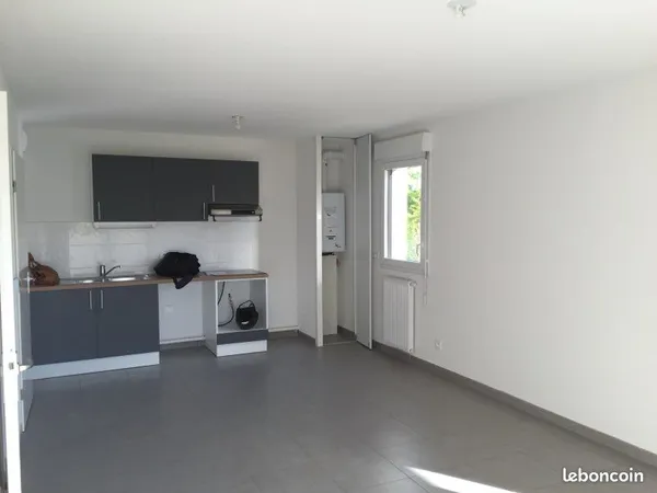 Appartement T3 (64 m2) avec grand balcon (26m2)