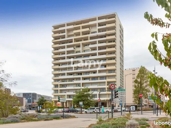 Parking 123 m²