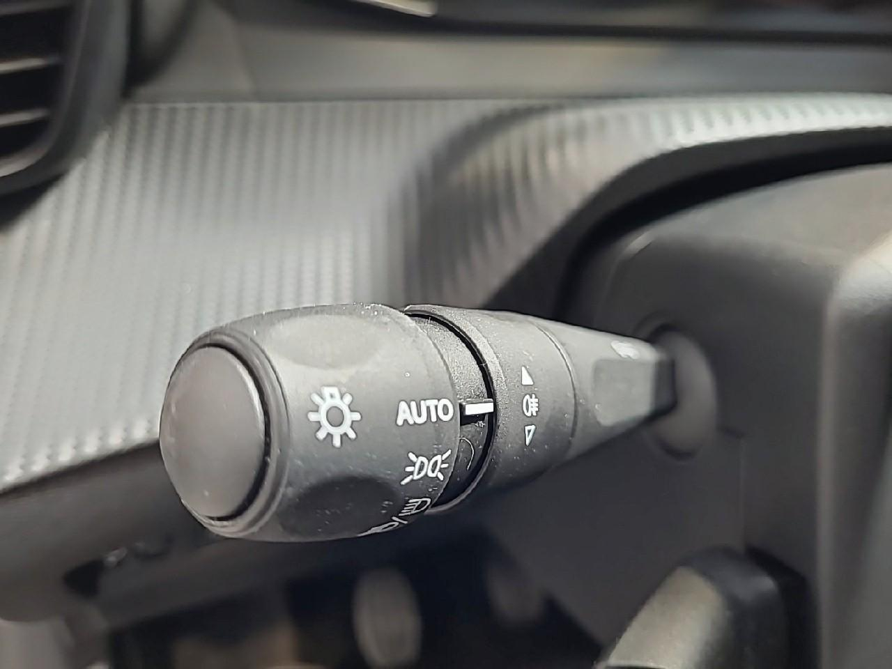 Peugeot 208 puretech 75 s&s bvm5 active pack — photo 21