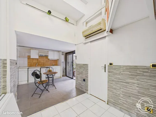 Studio 1 pièce 23 m²