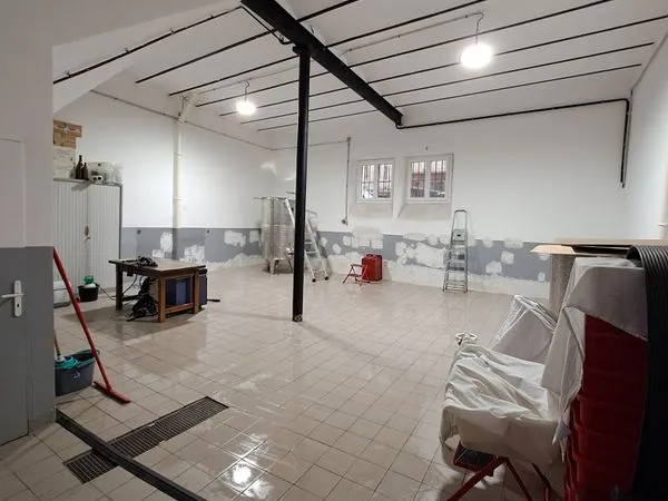 LOCAL D'ACTIVITÉ / ATELIER DE 92 m²