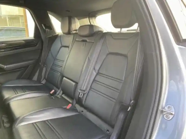 Porsche Cayenne 3.0 v6 462ch e-hybrid — photo 12