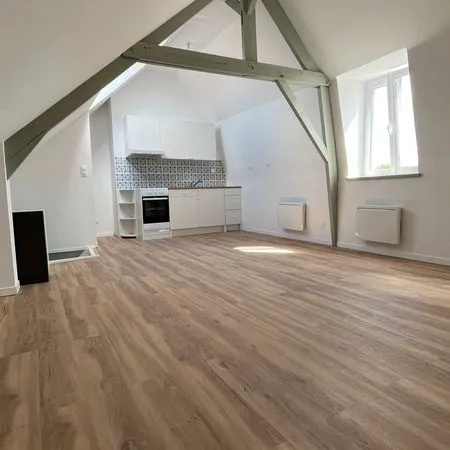 T2 entièrement rénové - 42 m2 - Centre de La Bassée - Gare à 150 m