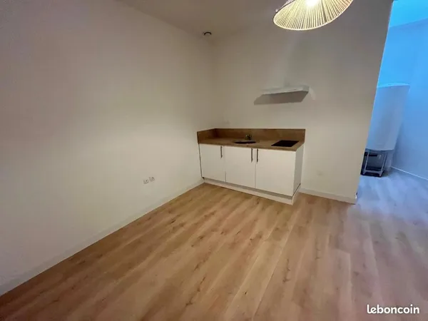 Studio 1 pièce 25 m²