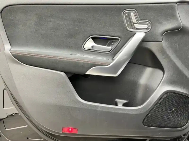 Mercedes Classe A 200 d amg line — photo 15